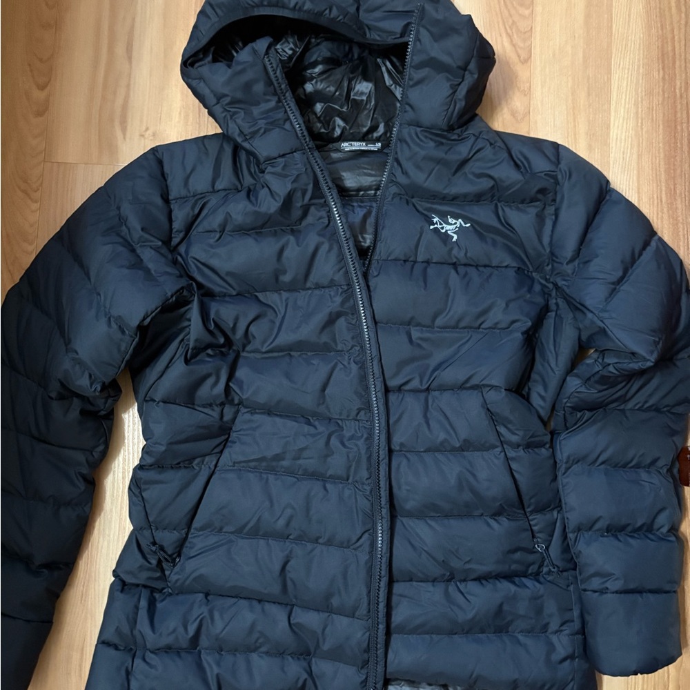 ❤️SOLD❤️Arc'teryx Women's black Hooded Puffer Jacket